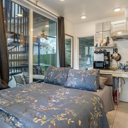 Апартаменты East Downtown Mico-Luxe Container Living Pod #8 Хьюстон Экстерьер фото